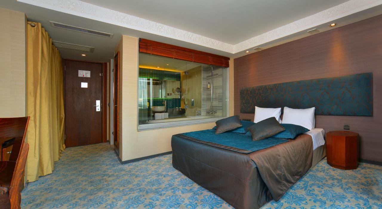 Pera Tulip & Hotel