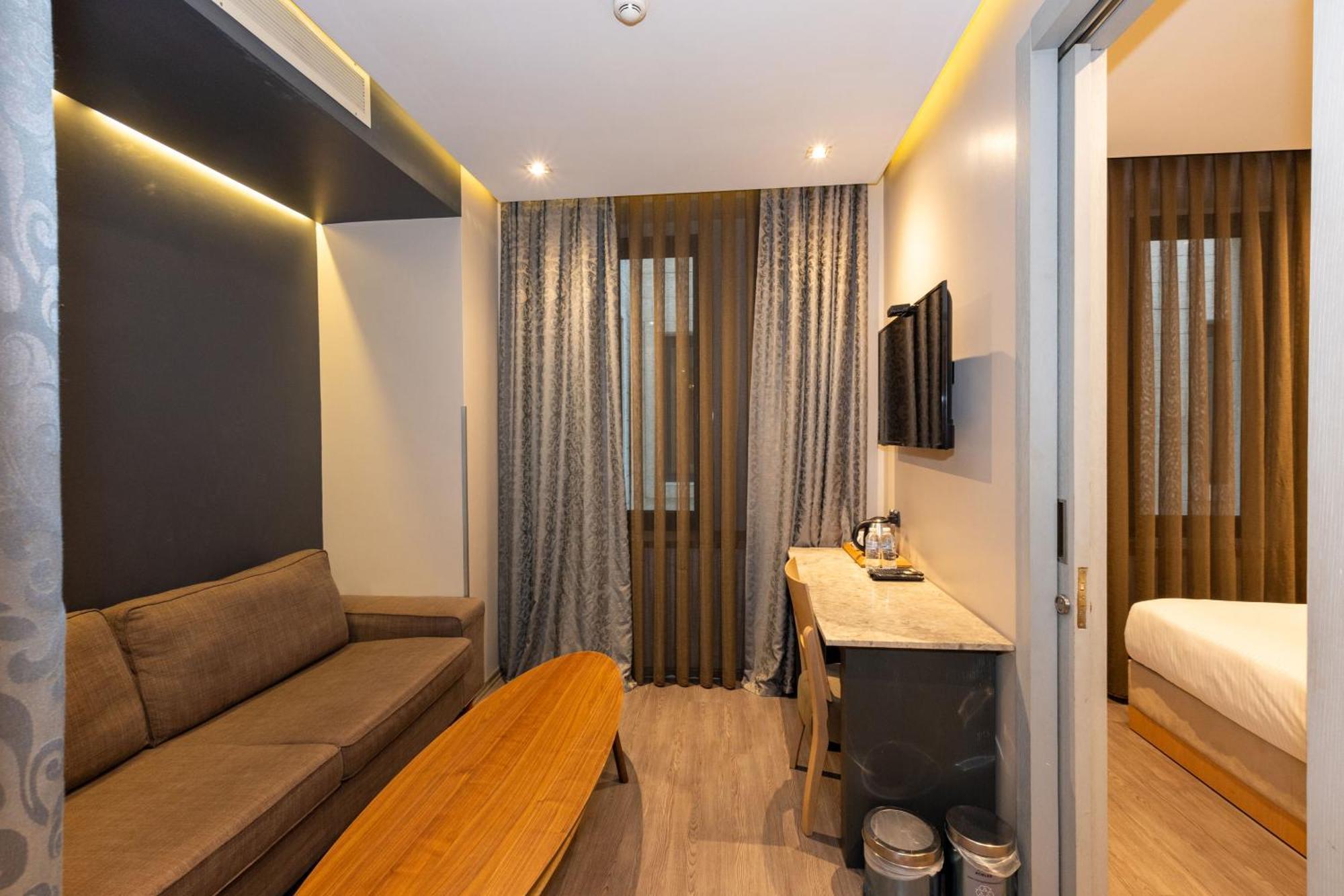Hotel Pera Tulip & 4*